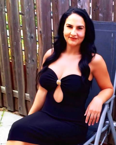 Yasmin ** 28 Jahre ** 165 cm